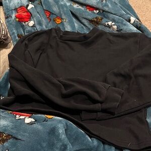 B1 Girls’ Size 8-10 H&M Black Cropped LS Crewneck